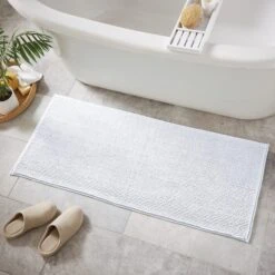 Dunelm White Mini Bobble Bath Runner