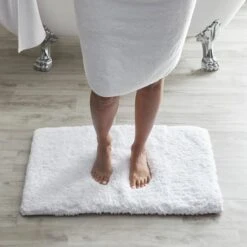 White Dorma Memory Foam Bath Rug
